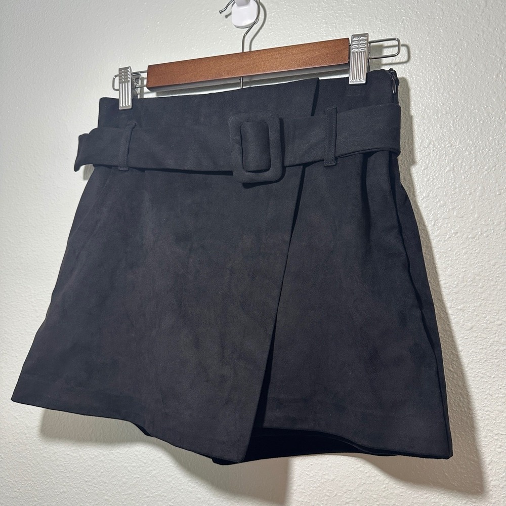 Zara Black Faux Suede Belted Wrap Skort Shorts Medium High Waist Side Zip